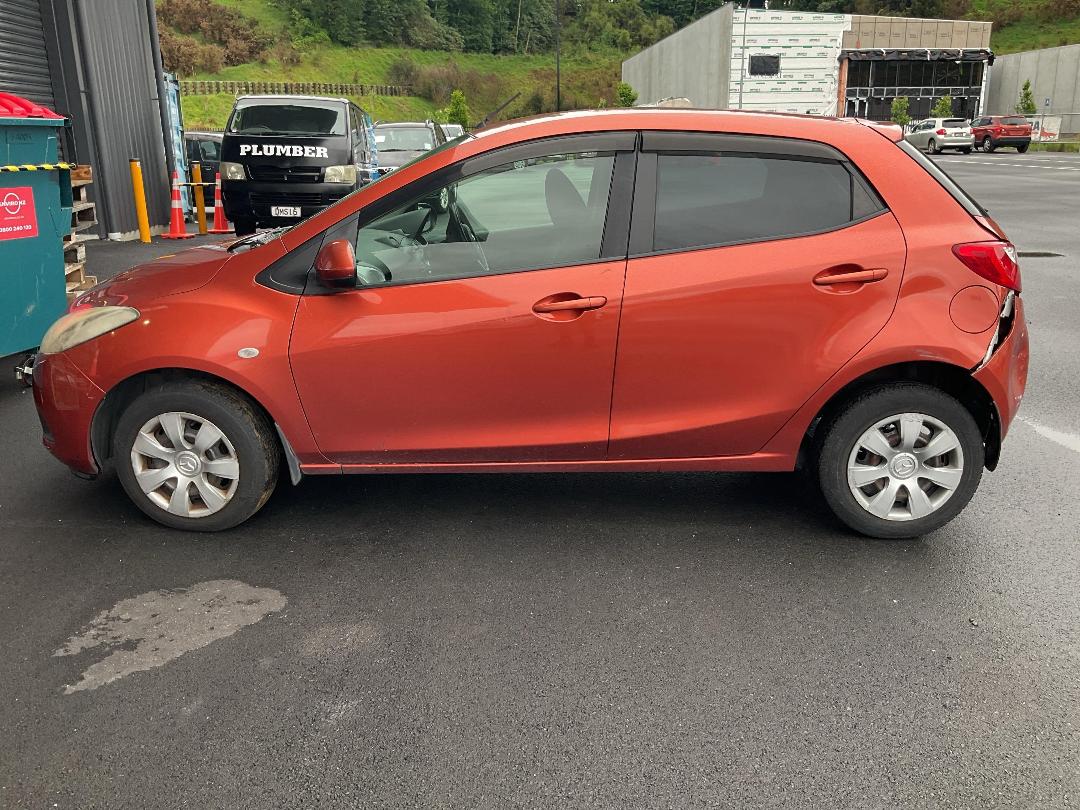 Photo '6' of Mazda Demio