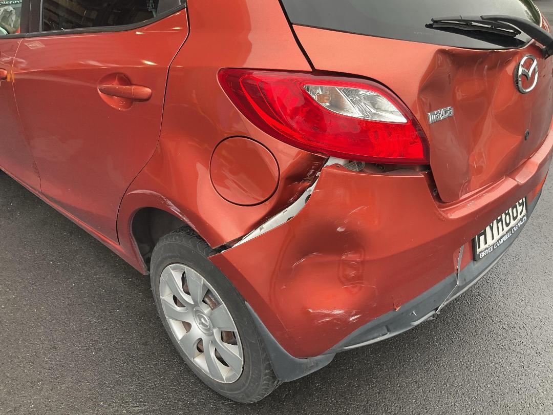 Photo '8' of Mazda Demio