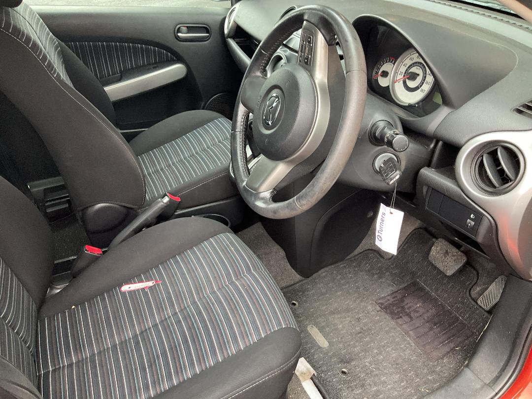 Photo '13' of Mazda Demio