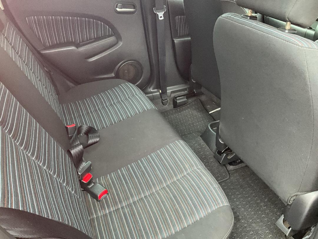 Photo '15' of Mazda Demio