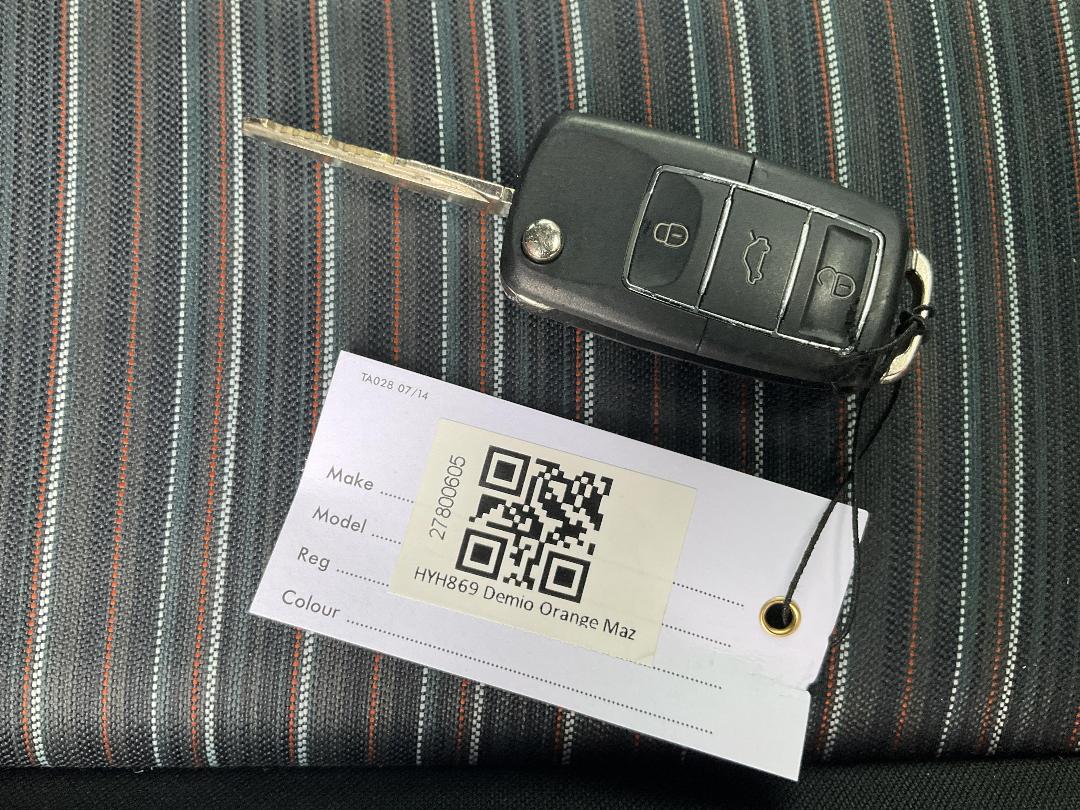 Photo '23' of Mazda Demio