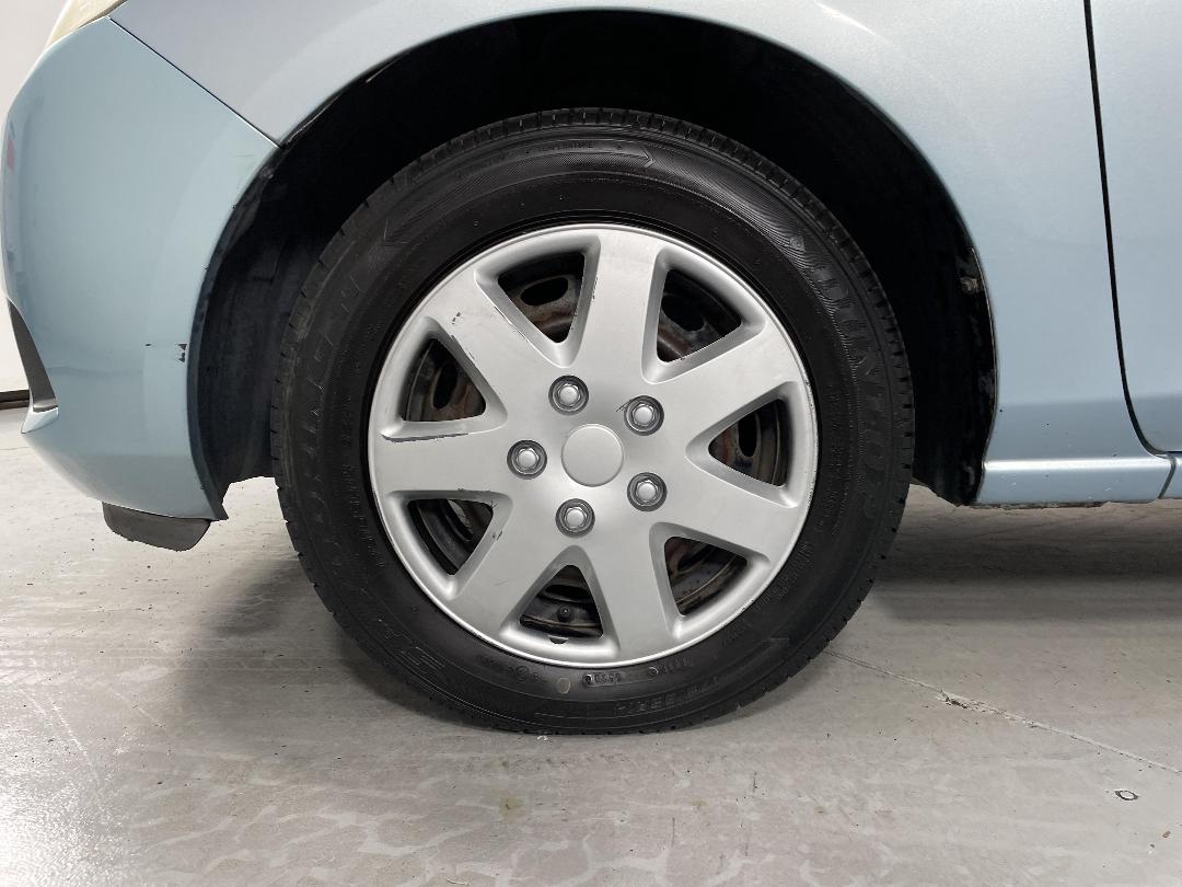 Photo '10' of Mazda Demio Photo '10' of Mazda Demio