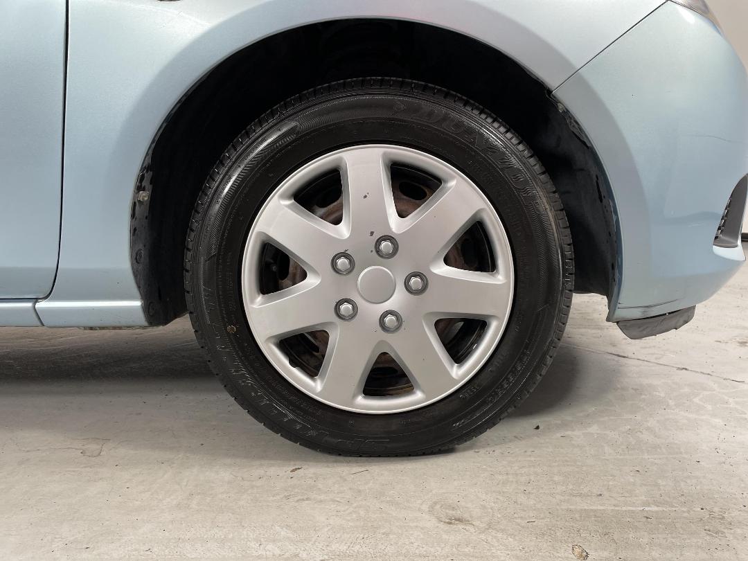 Photo '9' of Mazda Demio Photo '9' of Mazda Demio