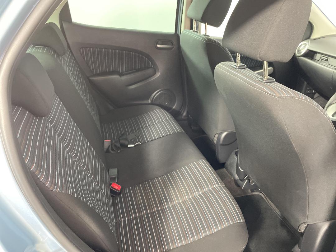 Photo '20' of Mazda Demio Photo '20' of Mazda Demio