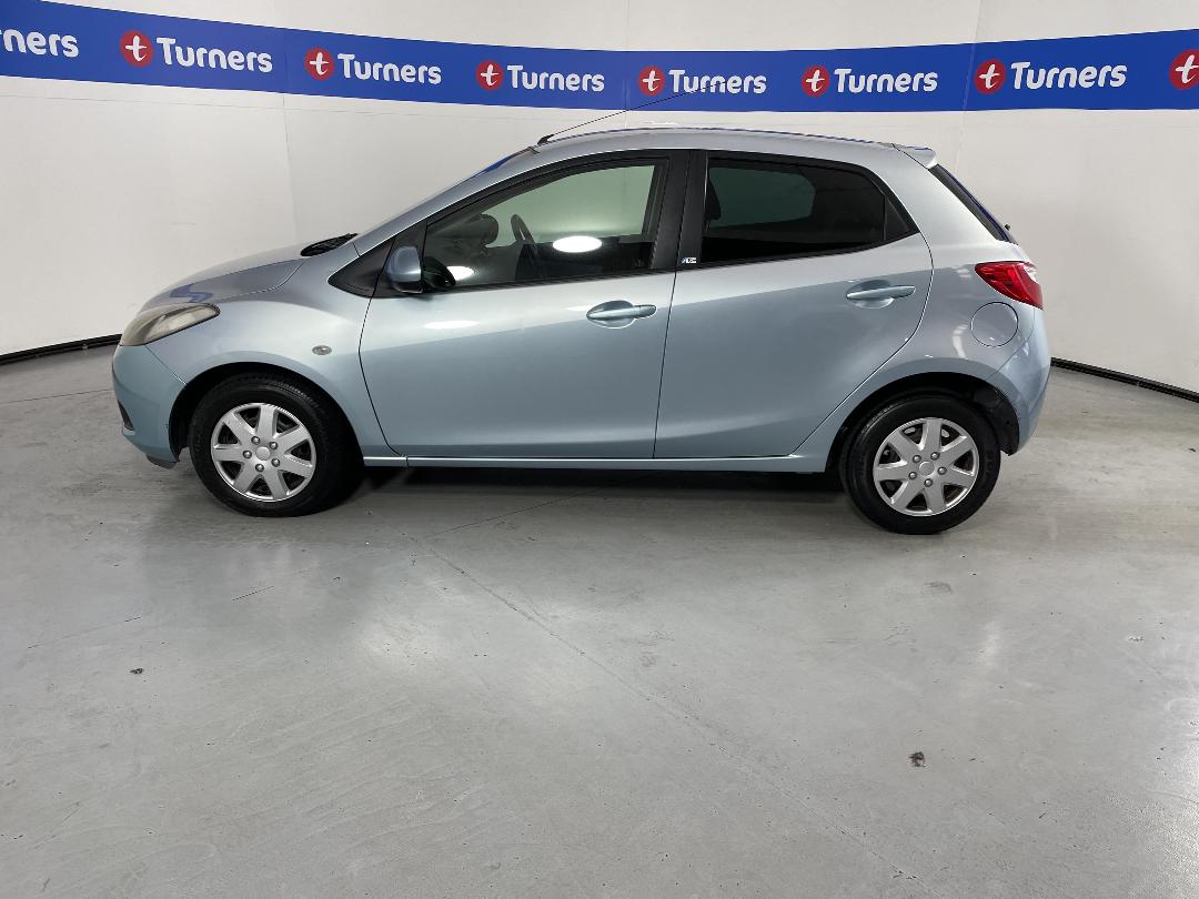 Photo '24' of Mazda Demio Photo '24' of Mazda Demio