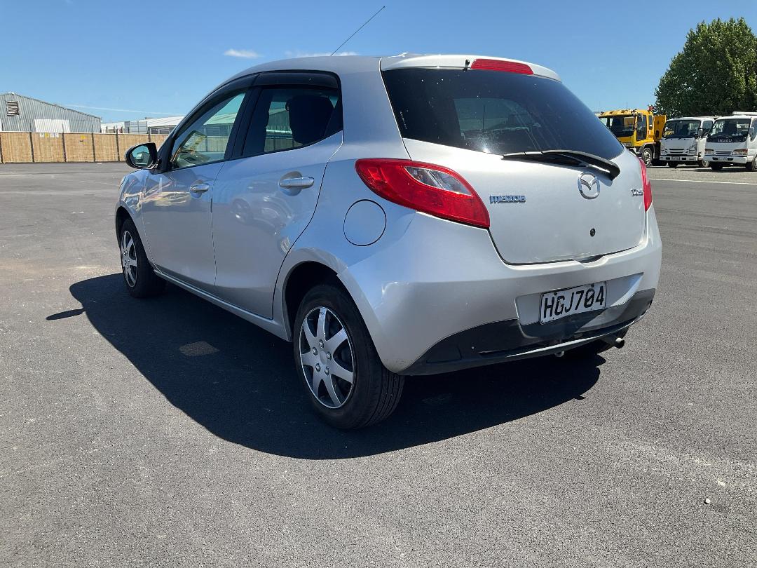 Photo '5' of Mazda Demio Photo '5' of Mazda Demio