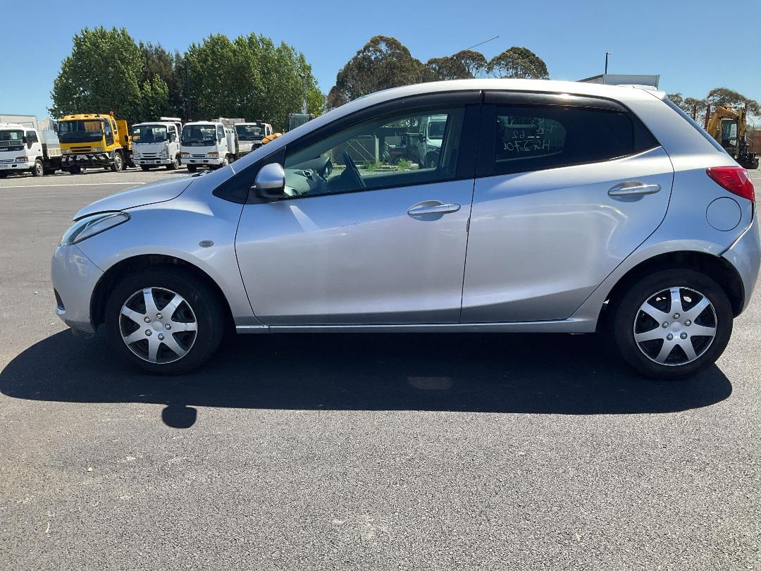 Photo '6' of Mazda Demio Photo '6' of Mazda Demio