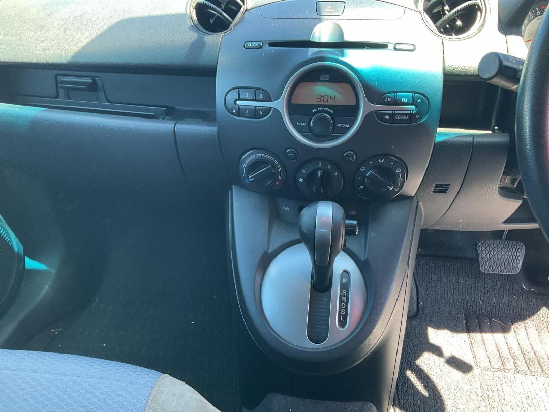 Photo '13' of Mazda Demio Photo '13' of Mazda Demio