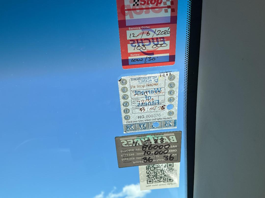 Photo '19' of Mazda Demio Photo '19' of Mazda Demio