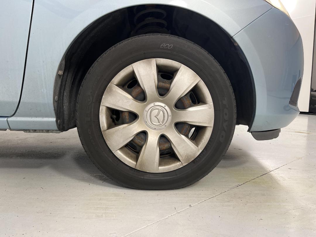 Photo '9' of Mazda Demio