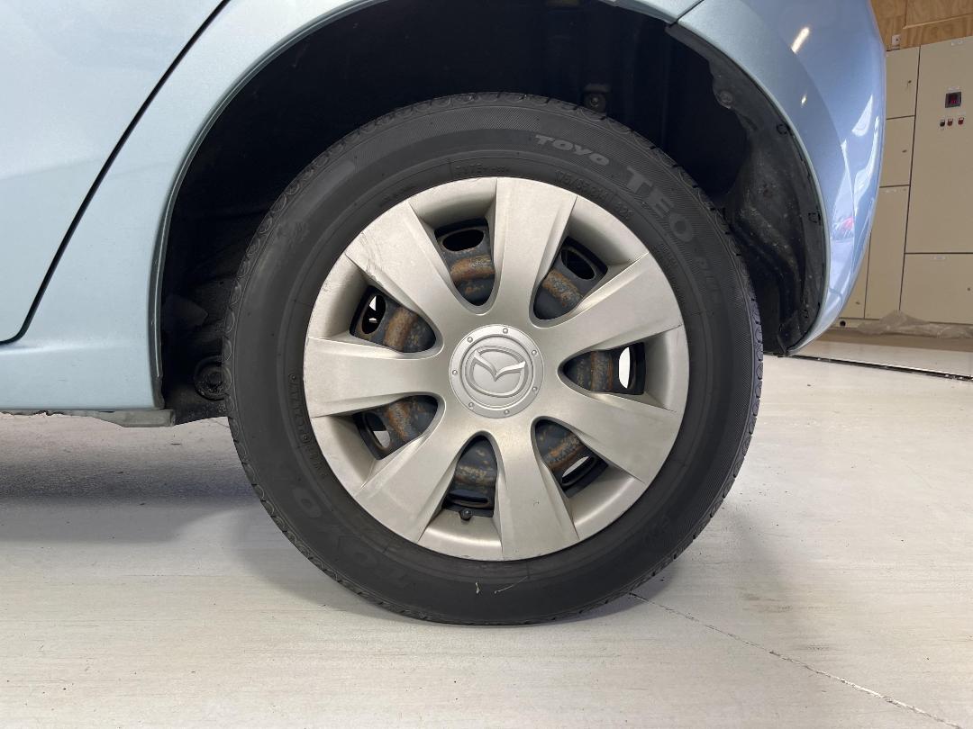 Photo '11' of Mazda Demio