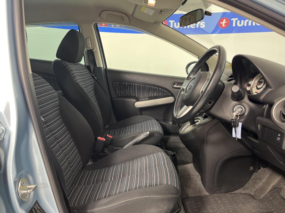 Photo '16' of Mazda Demio