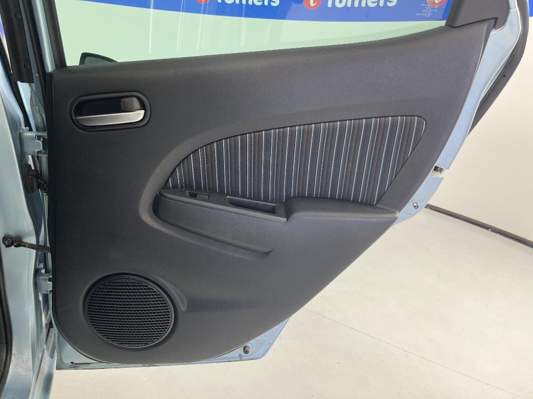 Photo '19' of Mazda Demio