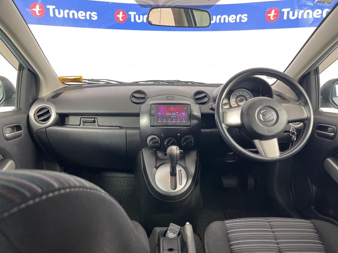 Photo '17' of Mazda Demio