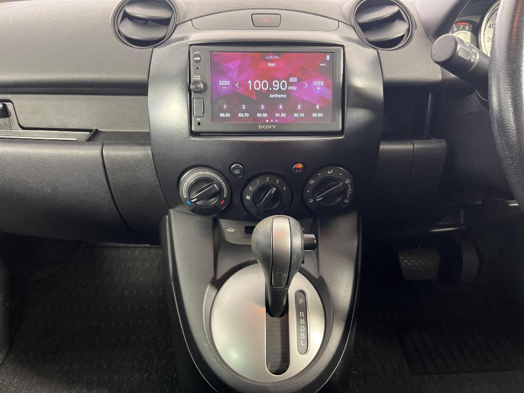 Photo '18' of Mazda Demio