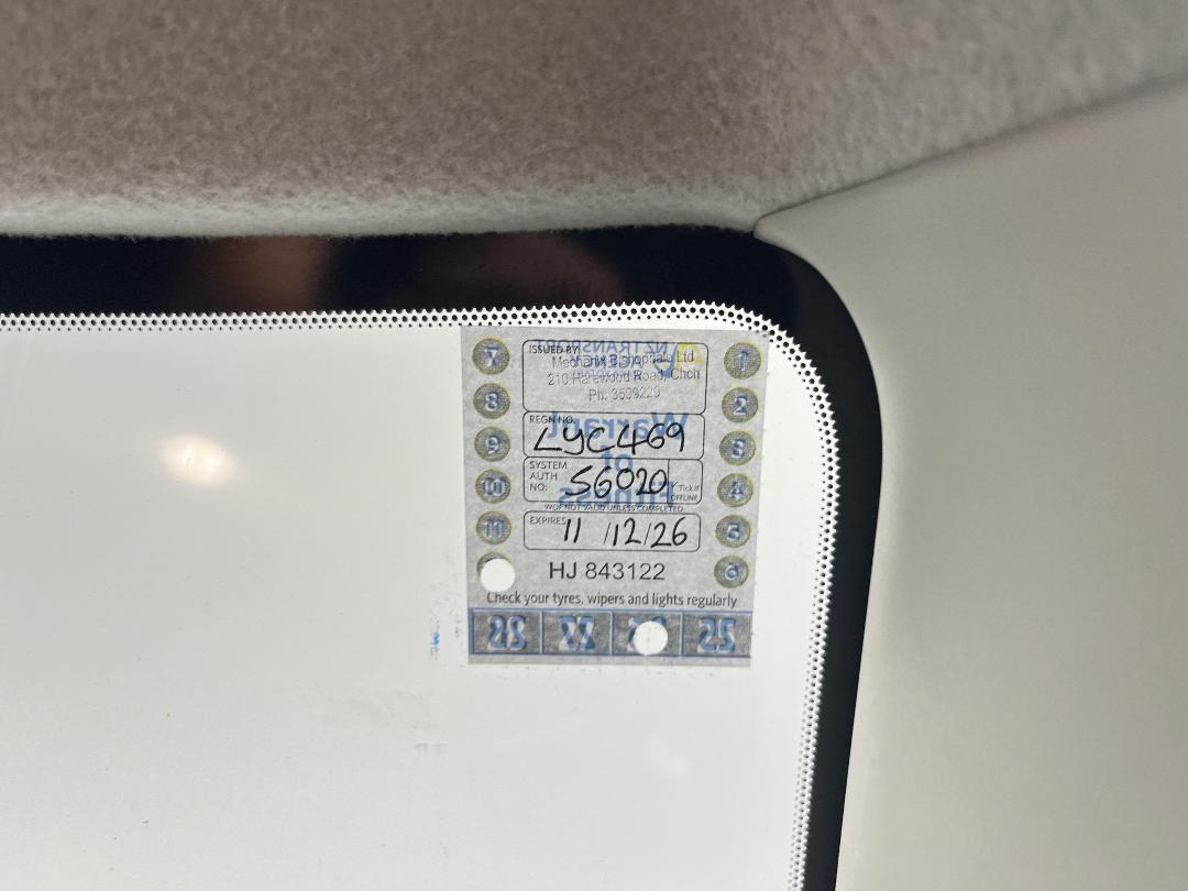 Photo '23' of Mazda Demio