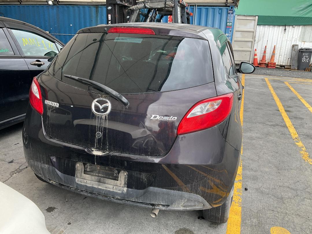 Photo '11' of Mazda Demio