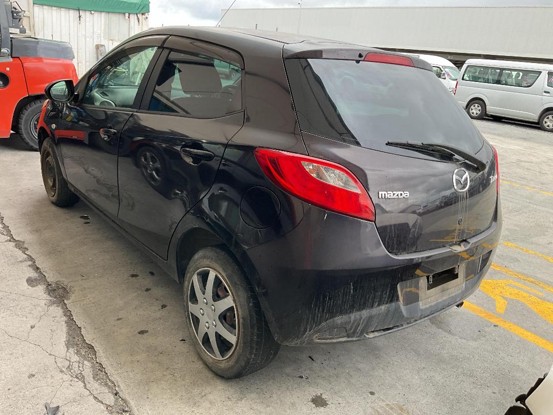 Photo '10' of Mazda Demio