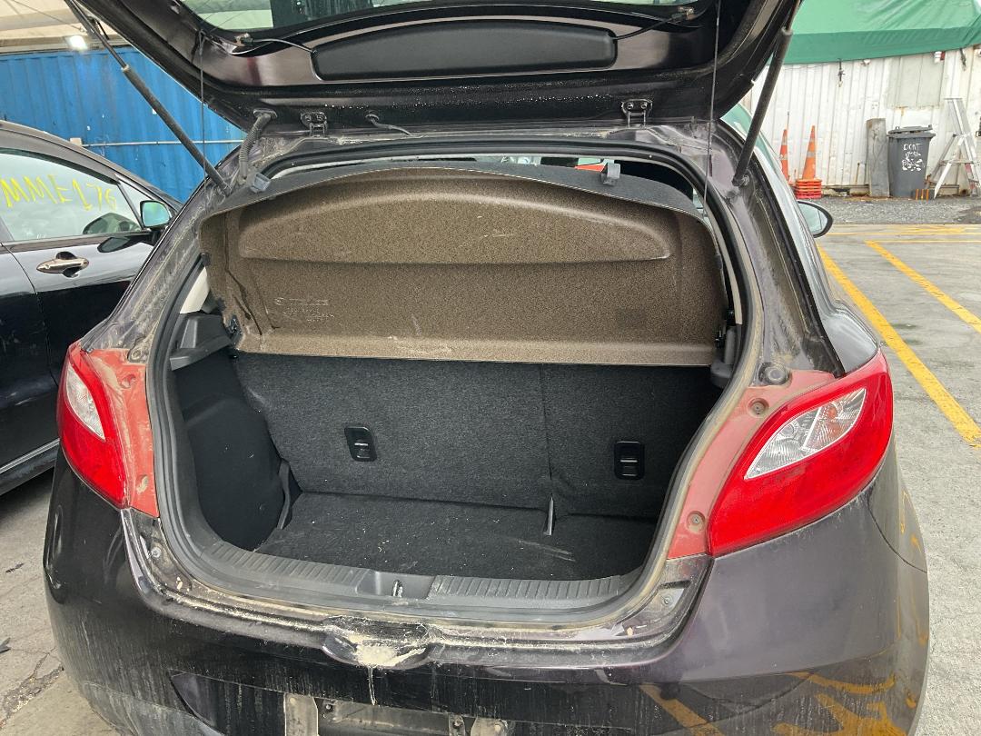 Photo '12' of Mazda Demio