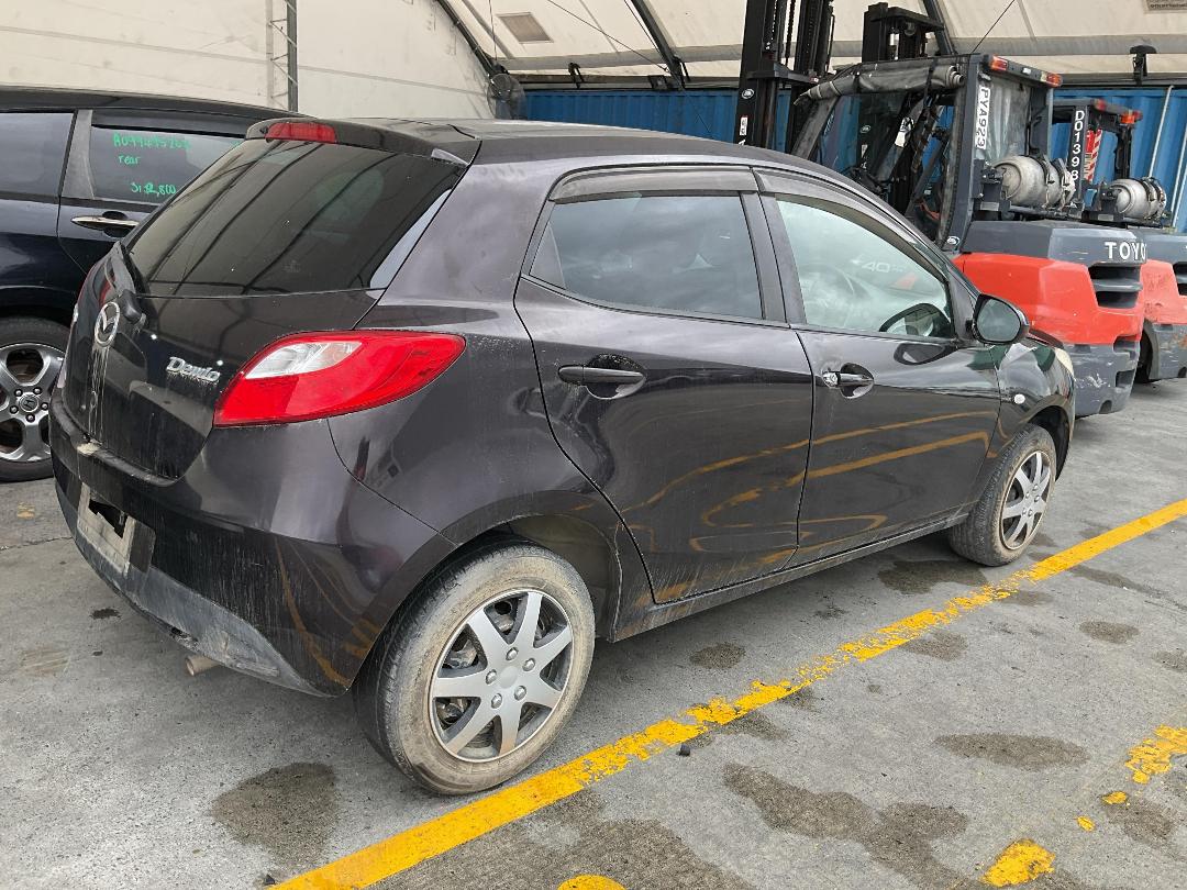 Photo '13' of Mazda Demio