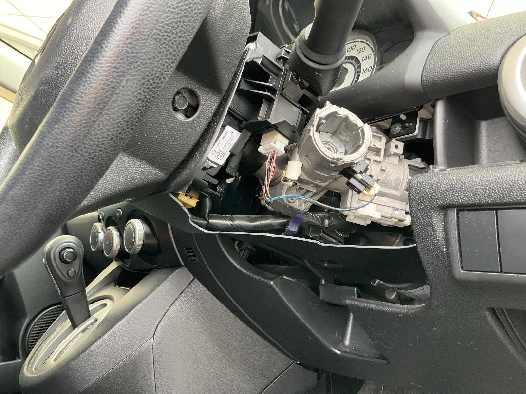 Photo '24' of Mazda Demio