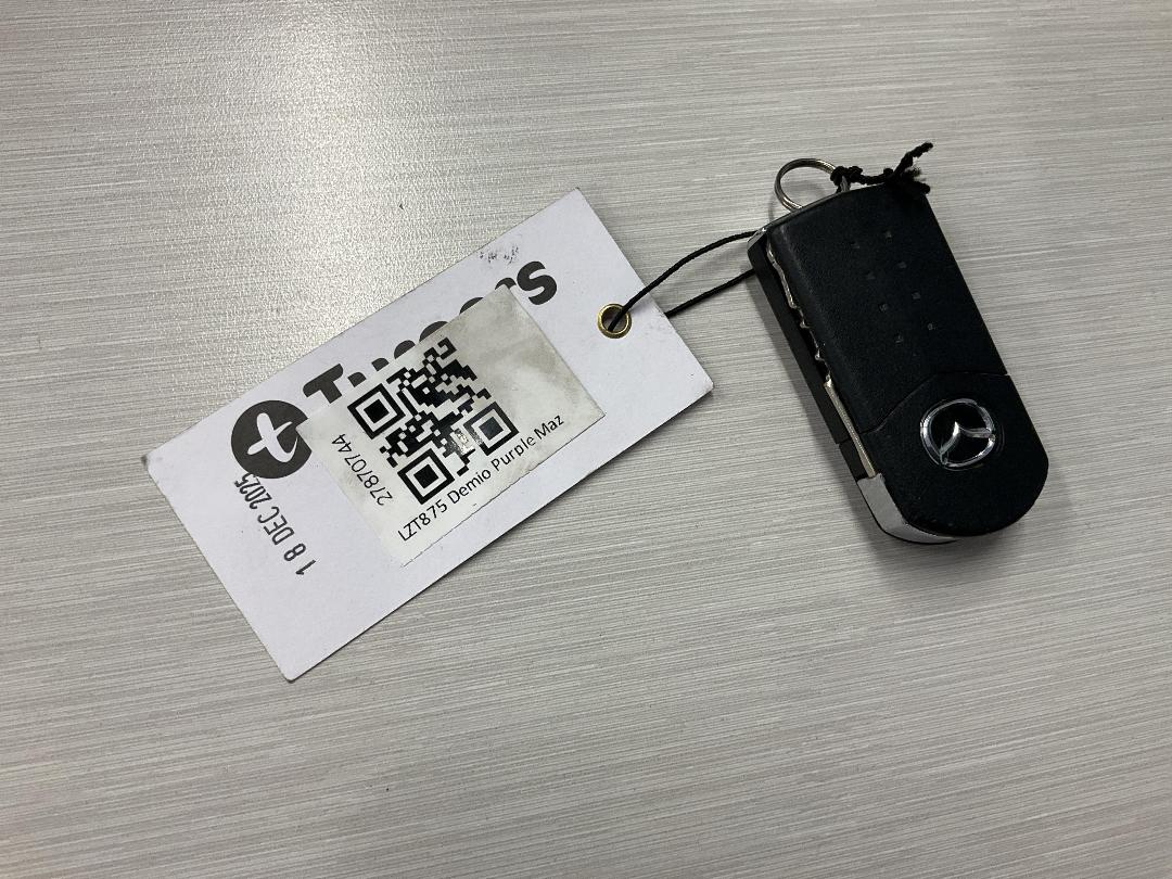 Photo '37' of Mazda Demio