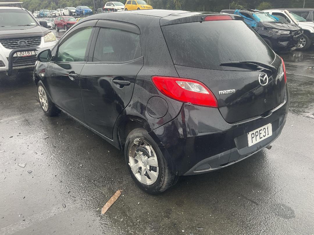 Photo '3' of Mazda Demio Photo '3' of Mazda Demio