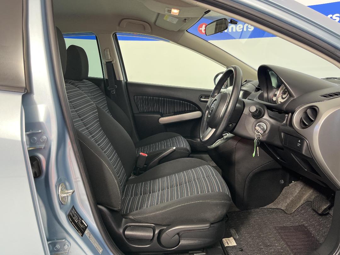 Photo '16' of Mazda Demio