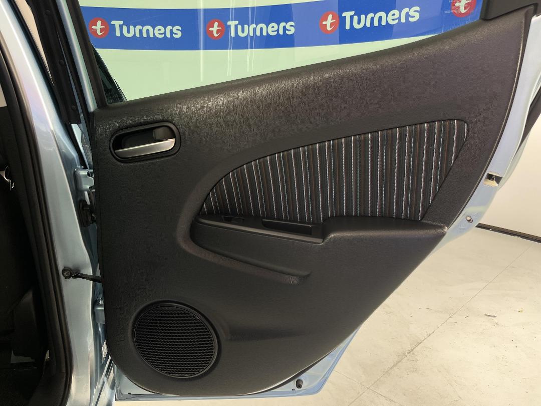 Photo '19' of Mazda Demio