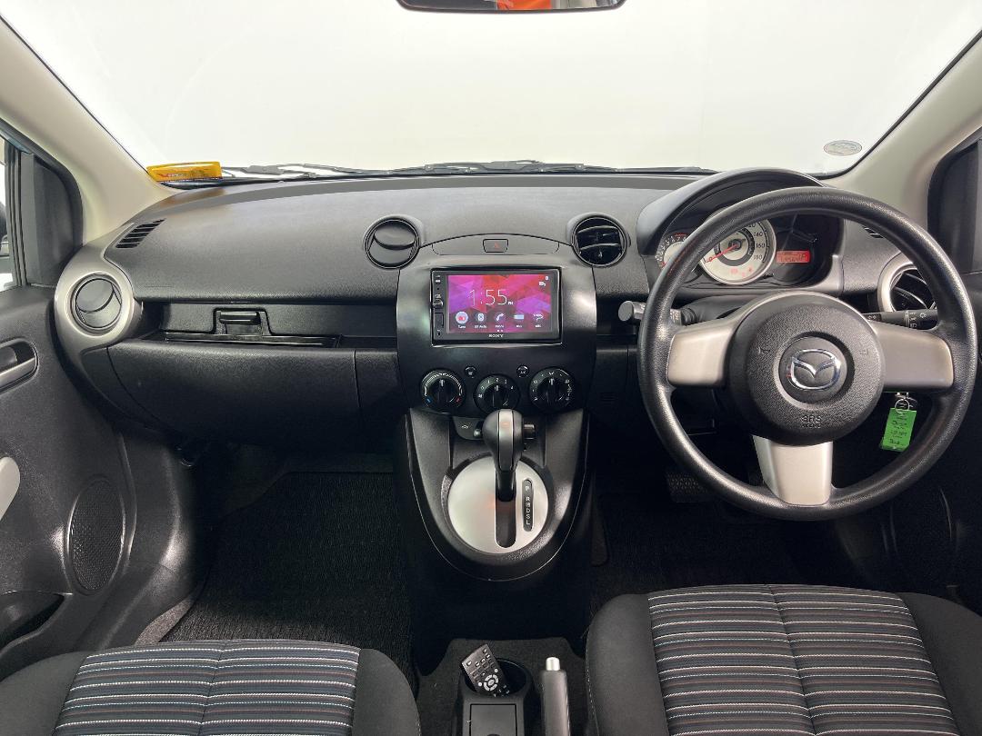 Photo '17' of Mazda Demio