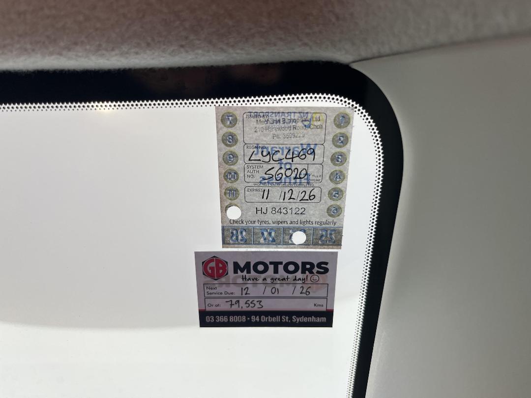 Photo '24' of Mazda Demio