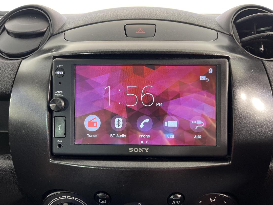 Photo '23' of Mazda Demio