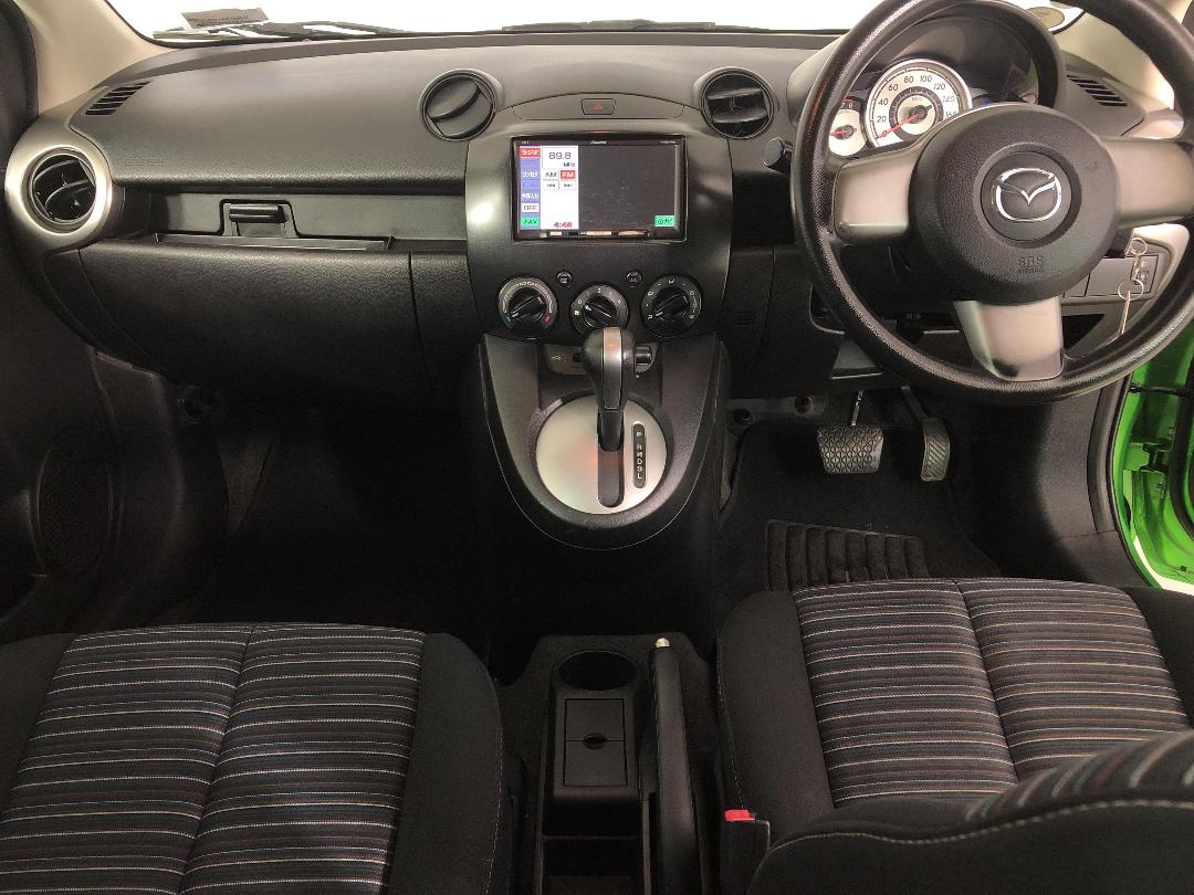 Photo '17' of Mazda Demio