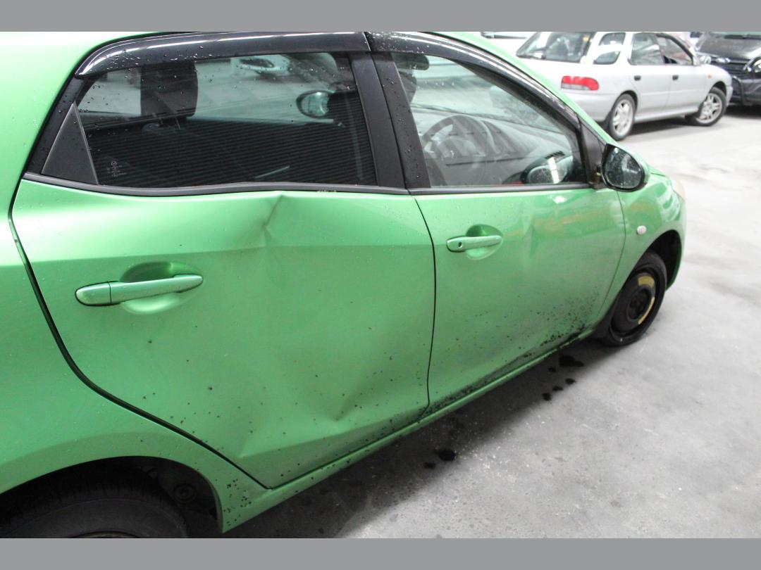 Photo '11' of Mazda Demio Photo '11' of Mazda Demio