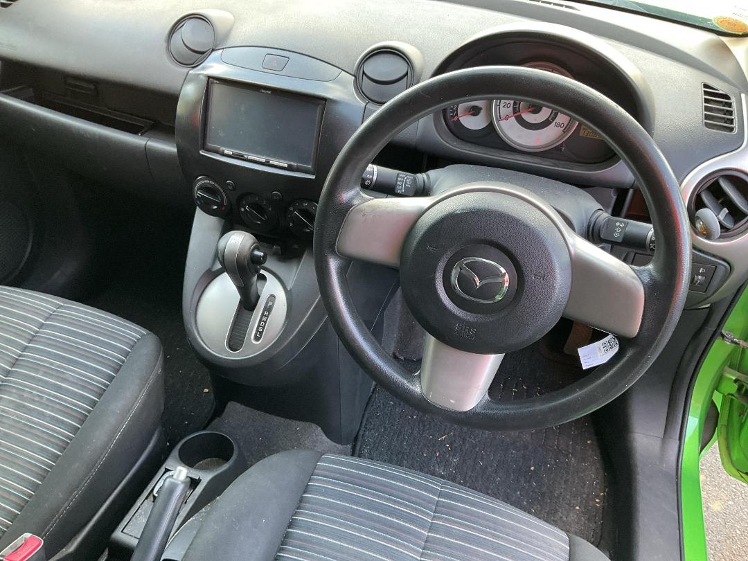 Photo '8' of Mazda Demio