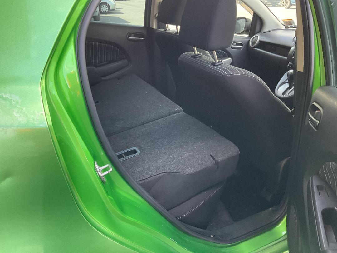 Photo '10' of Mazda Demio