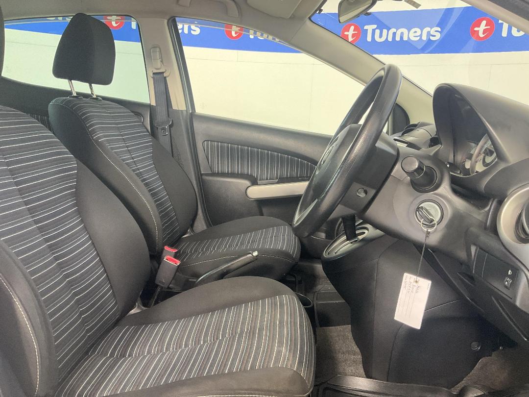 Photo '16' of Mazda Demio