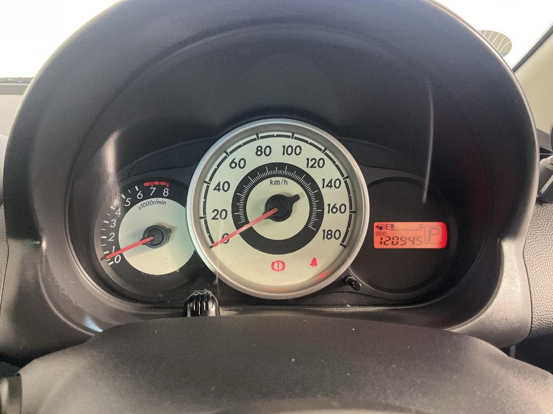 Photo '21' of Mazda Demio