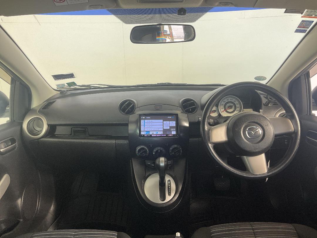 Photo '17' of Mazda Demio