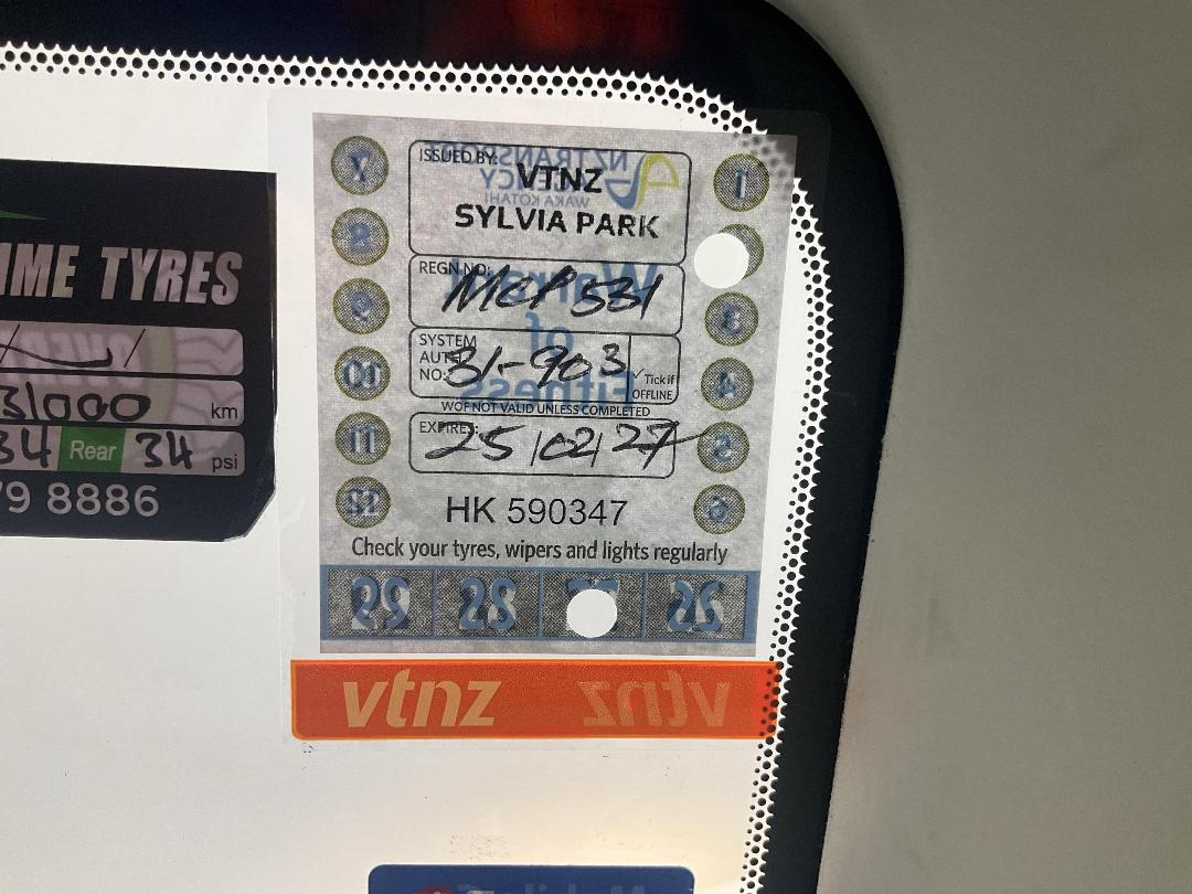 Photo '24' of Mazda Demio