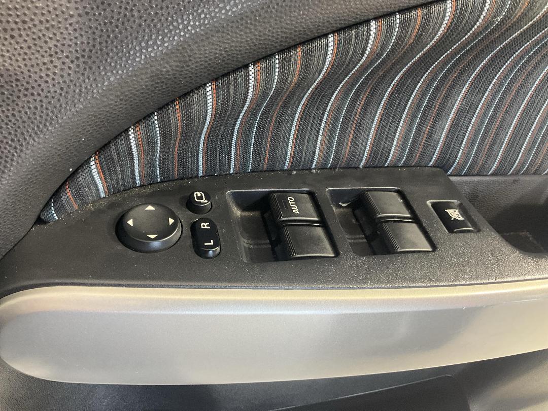 Photo '28' of Mazda Demio