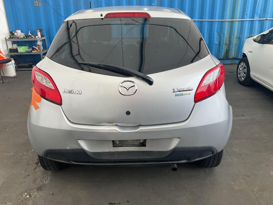 Photo '6' of Mazda Demio