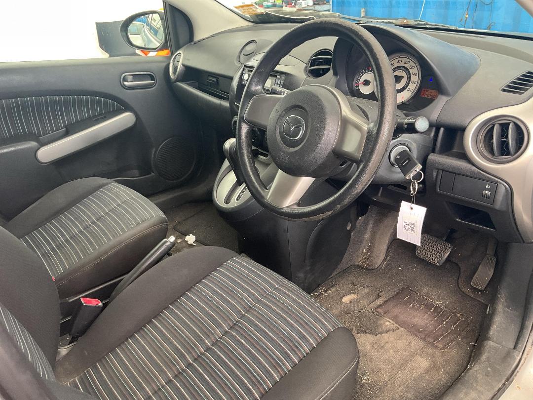 Photo '9' of Mazda Demio