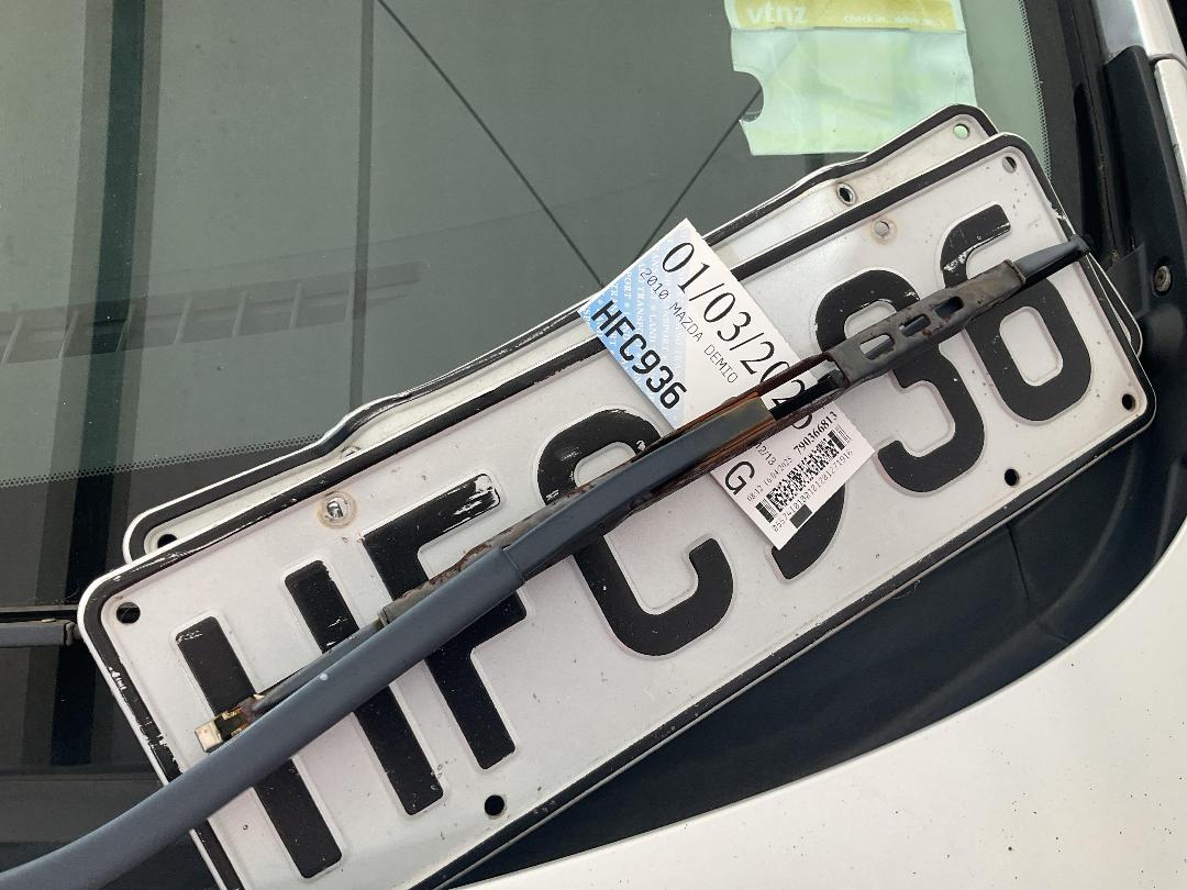 Photo '16' of Mazda Demio