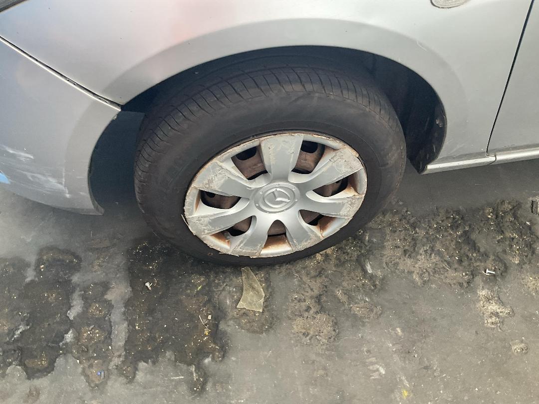 Photo '32' of Mazda Demio