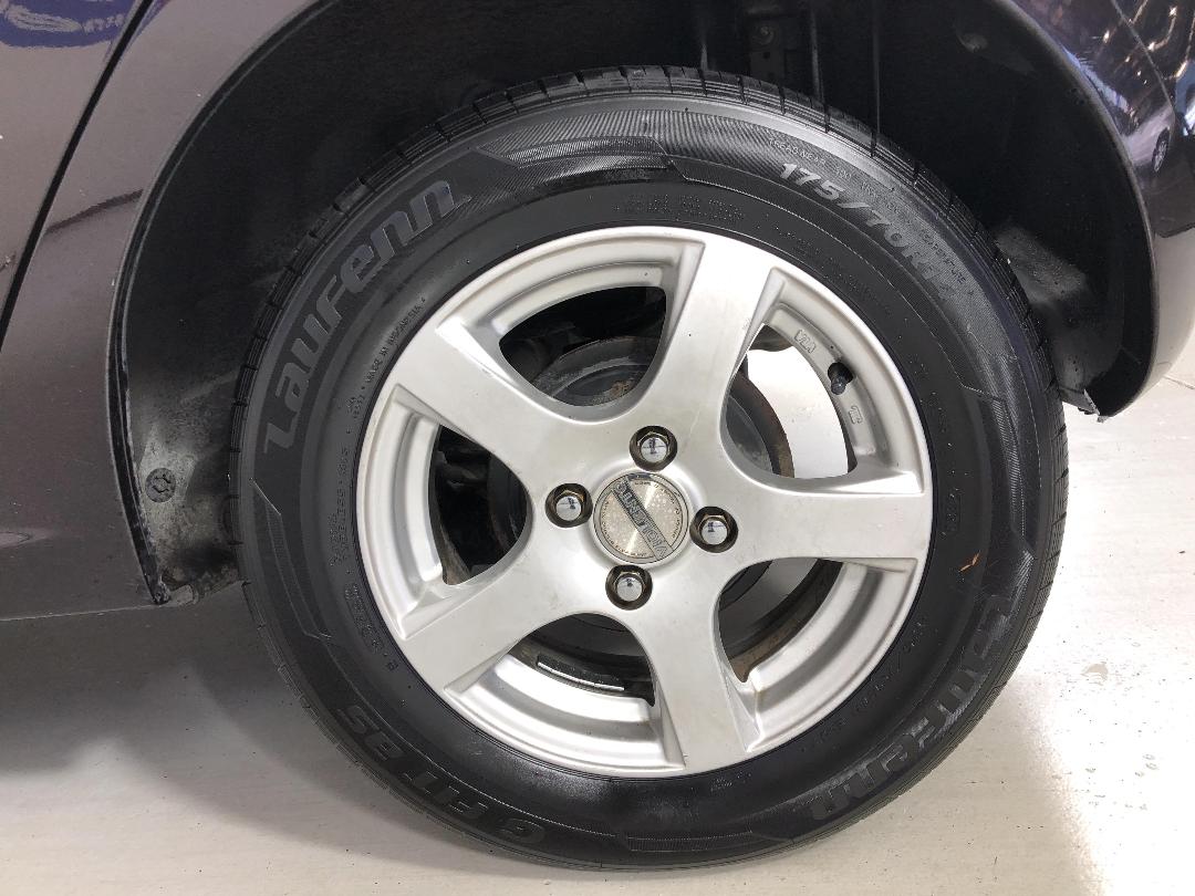 Photo '11' of Mazda Demio Photo '11' of Mazda Demio