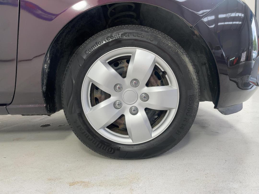 Photo '9' of Mazda Demio Photo '9' of Mazda Demio