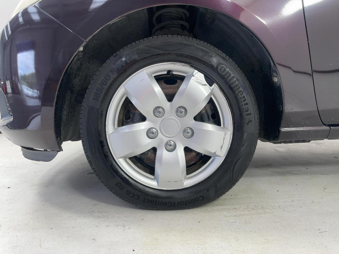 Photo '10' of Mazda Demio Photo '10' of Mazda Demio