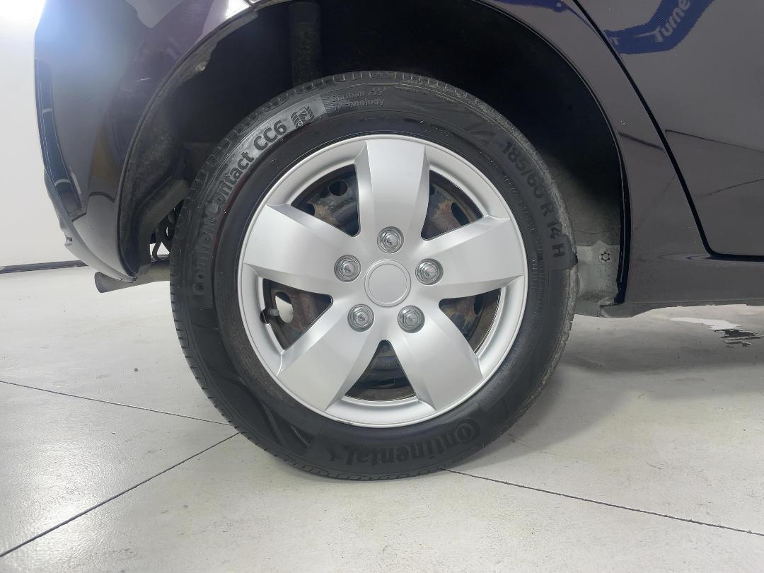 Photo '12' of Mazda Demio Photo '12' of Mazda Demio