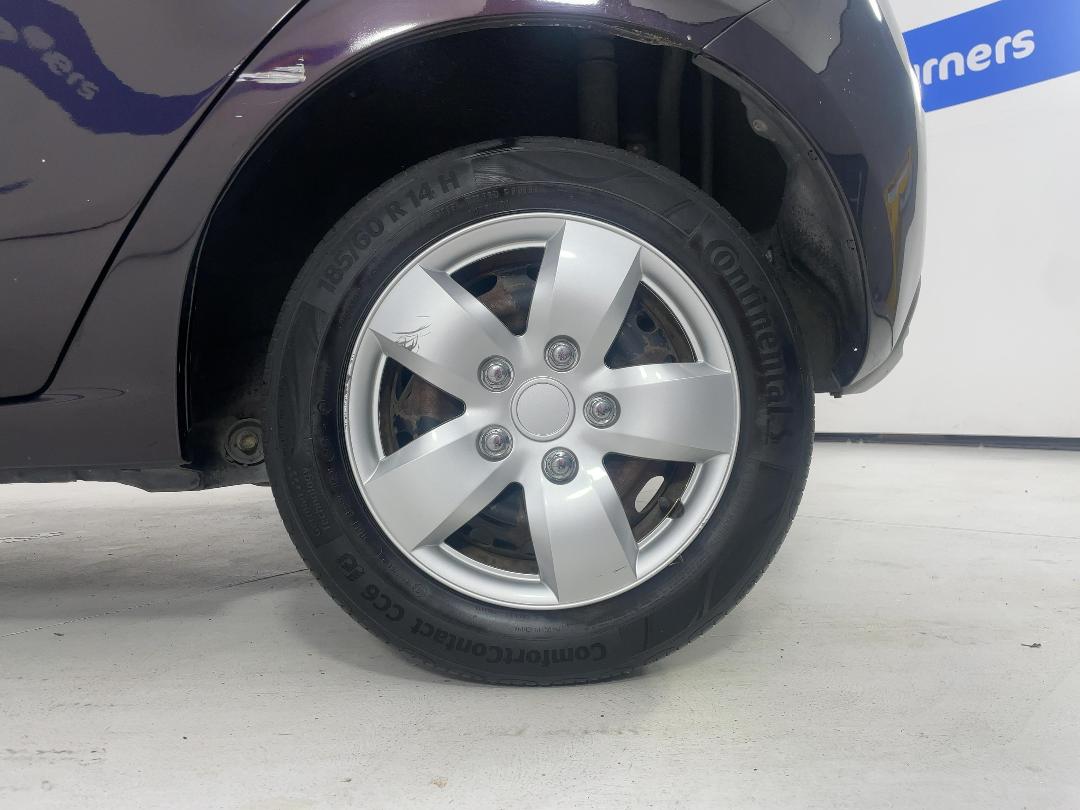 Photo '11' of Mazda Demio Photo '11' of Mazda Demio